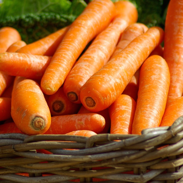 carrots-basket-vegetables-market-37641